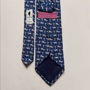 Vineyard vines men silk dressy tie